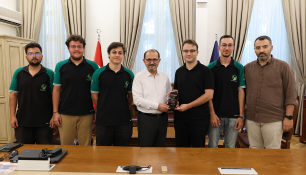 öğrencilerimiz rektörümüz
