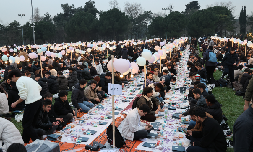 YTÜ FARK Kulübü YTÜ iftarında 5 bin kişi gönül sofrası kurdu