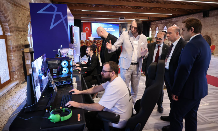 OECD heyeti Yıldız Teknik Üniversitesi'nde genç girişimcilerle buluştu